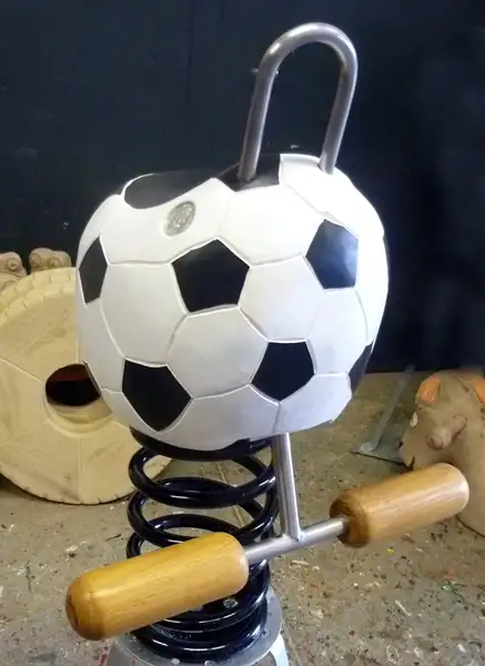 JEU SUR RESSORT BALLON DE FOOT SPIELART